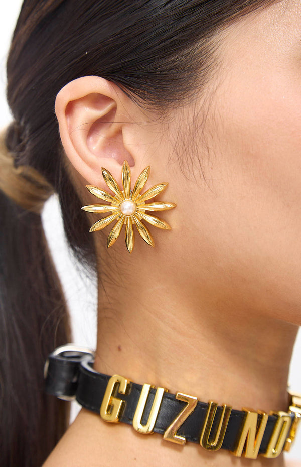 Astra Flower Clip-on Golden Vintage Earrings.