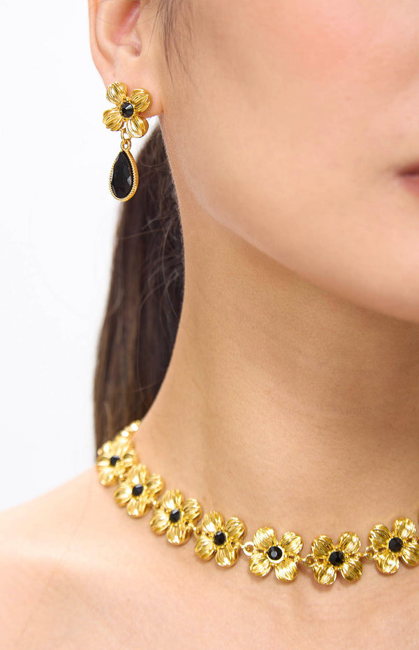 Eeva Retro Flower Golden Earrings & Necklace Set.