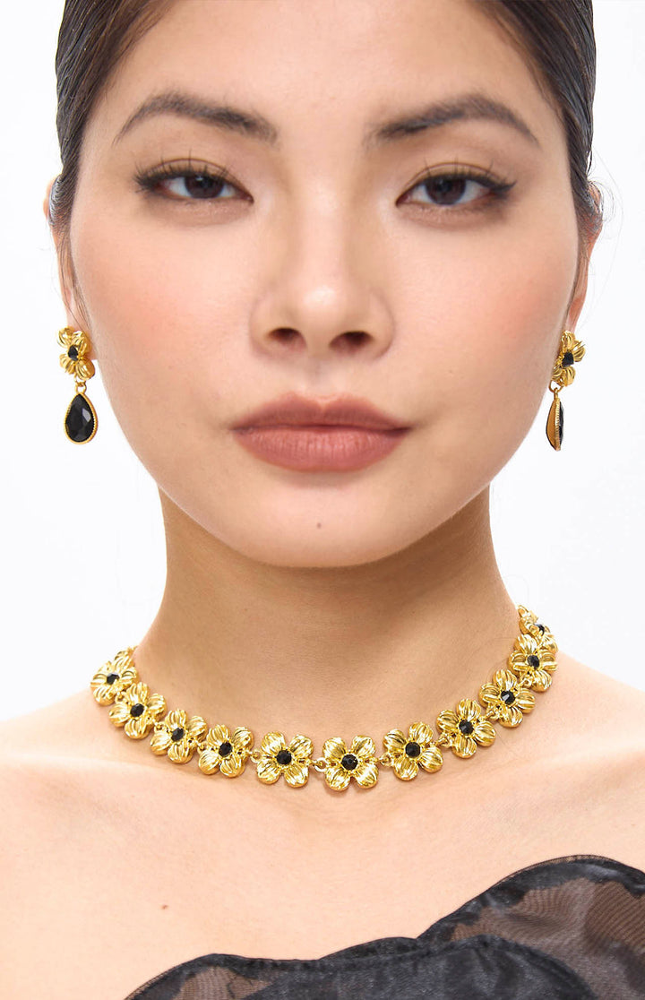Eeva Retro Flower Golden Earrings & Necklace Set.