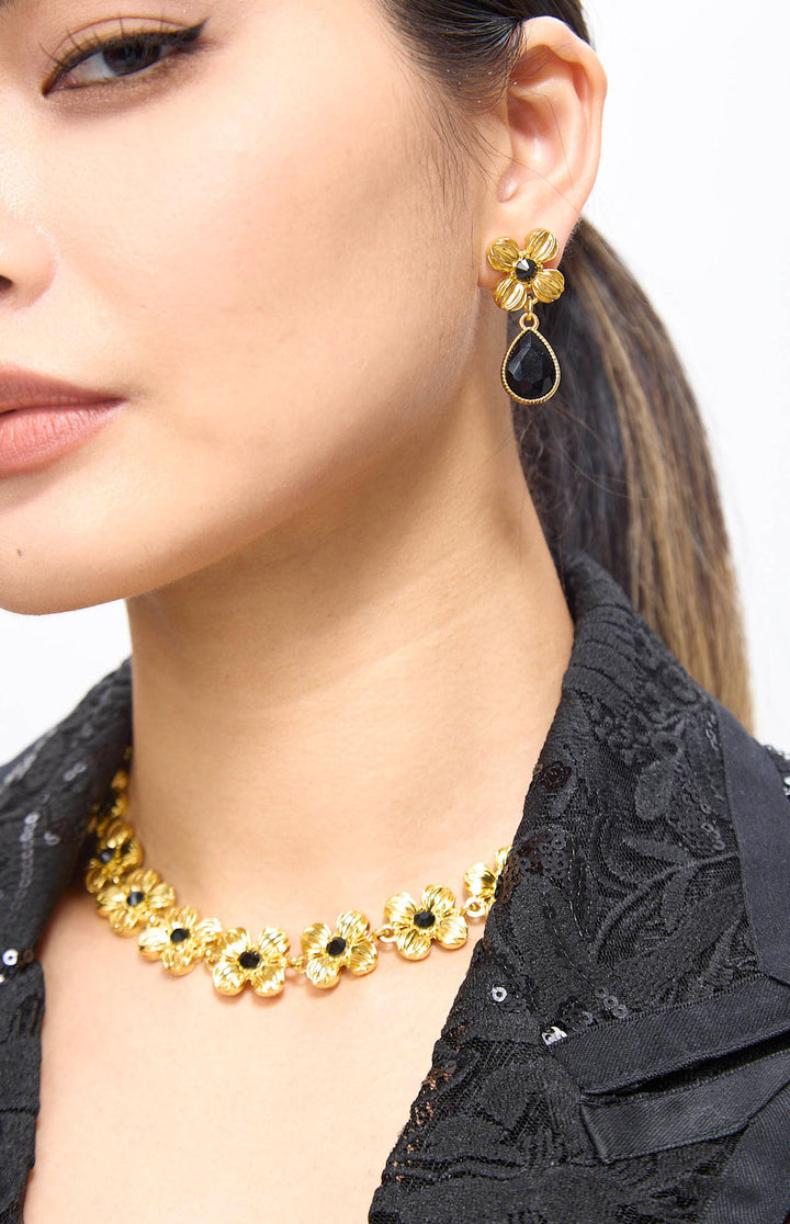 Eeva Retro Flower Golden Earrings & Necklace Set.