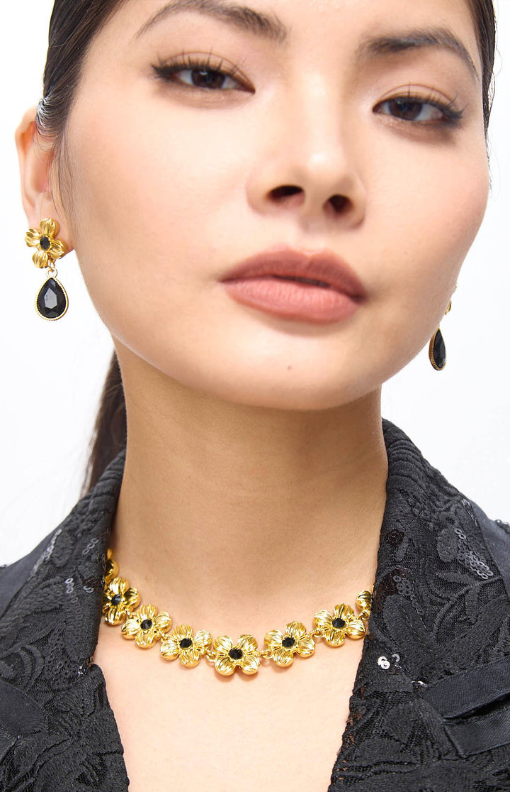 Eeva Retro Flower Golden Earrings & Necklace Set.
