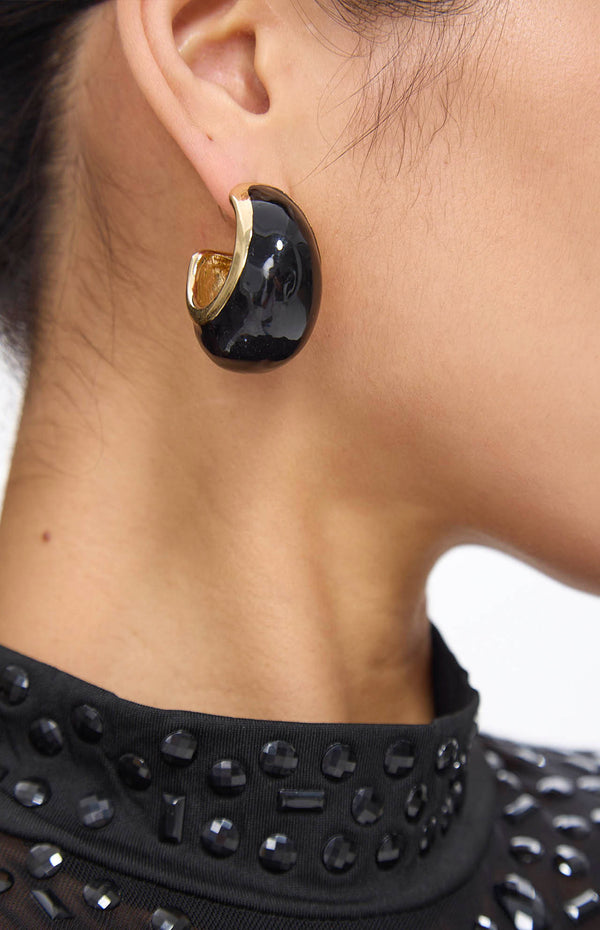 Snae Black Clip-on Glam Vintage Earrings.
