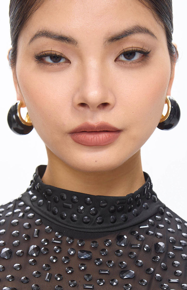 Snae Black Clip-on Glam Vintage Earrings.